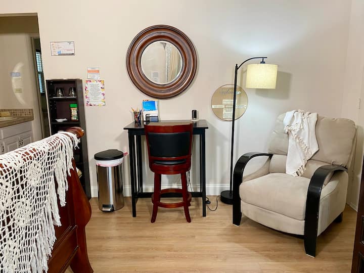 Well Appointed 100% Private Room/suite/lake View - Palm Harbor, FL