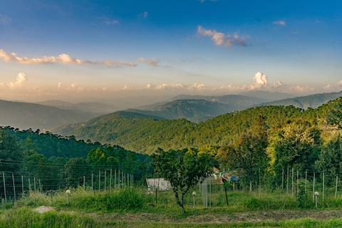 House of Hive | Himalayas View | 5BR by Homeyhuts