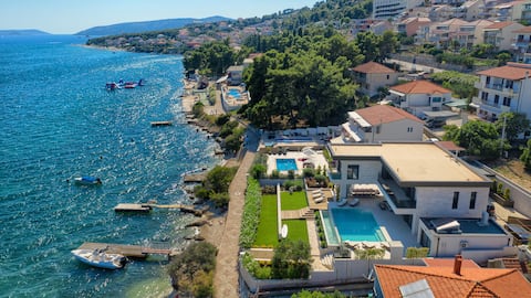 Villa Marvel on the Sea - luxurious seaside villa
