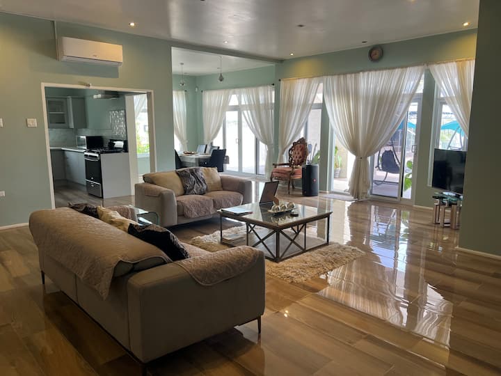Lux Apartment*5 Mins Beach*15 Min Ocho Rios*secure - Jamaica