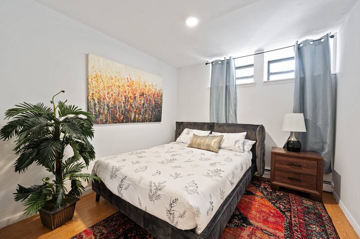 Stylish Duplex Loft with Private Patio gallery image 3