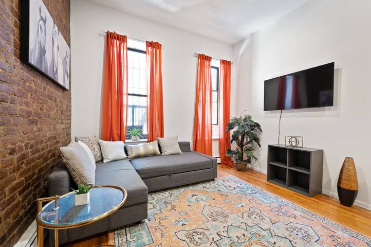 Stylish Duplex Loft with Private Patio gallery image 4