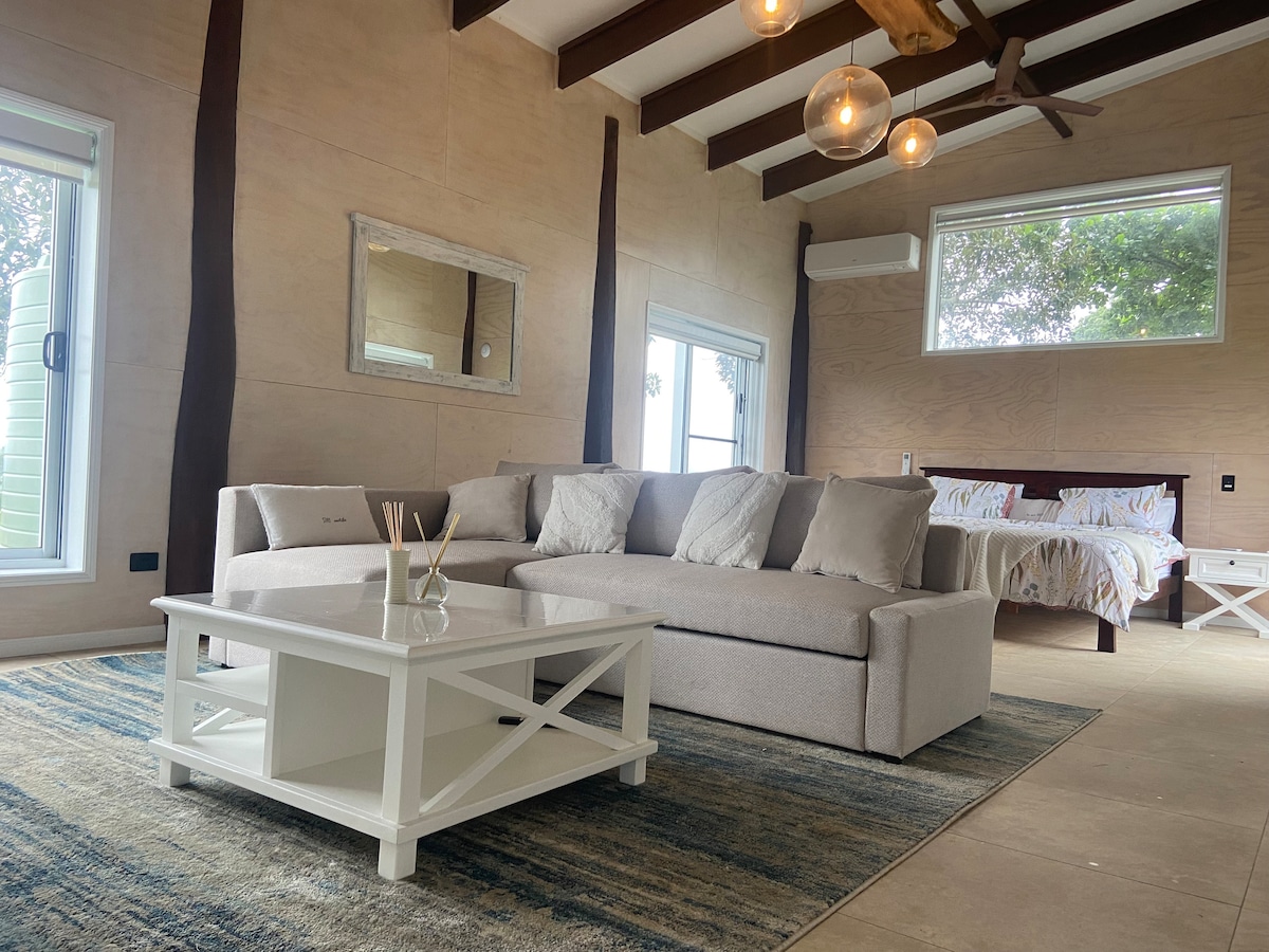 Popular Airbnb listing: The Lookout Chalet: luxury getaway retreat in Livingstone Shire