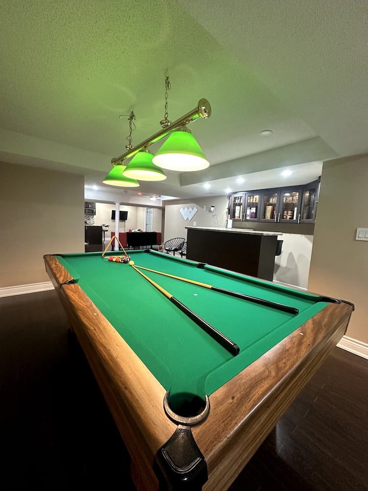 Private Family Friendly Suite - Separate Entrance - Pickering