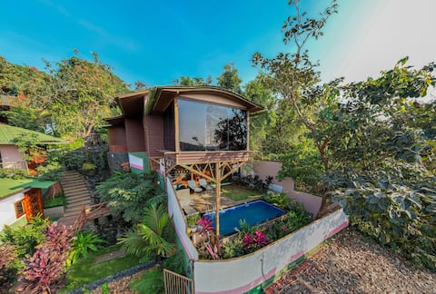 Cashew villa pool & jacuzzi