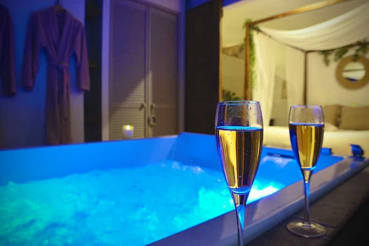 Jacuzzi Romantique Détente Netflix, Gare Proche - Grenoble