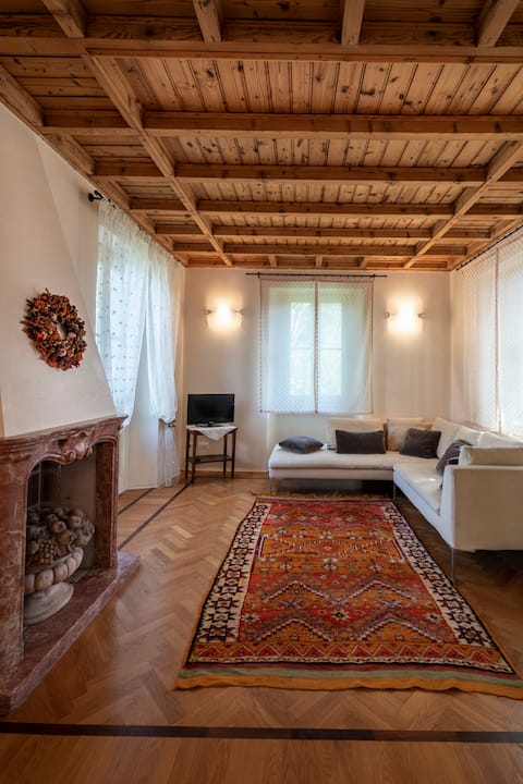 Annuncio Airbnb popolare: Villa VioleViò charming Villa with garden a Varese