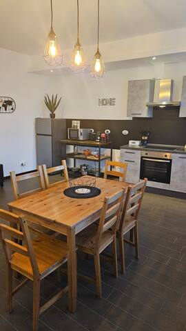 AK Homes – Entire House, close to the airport gallery image 3