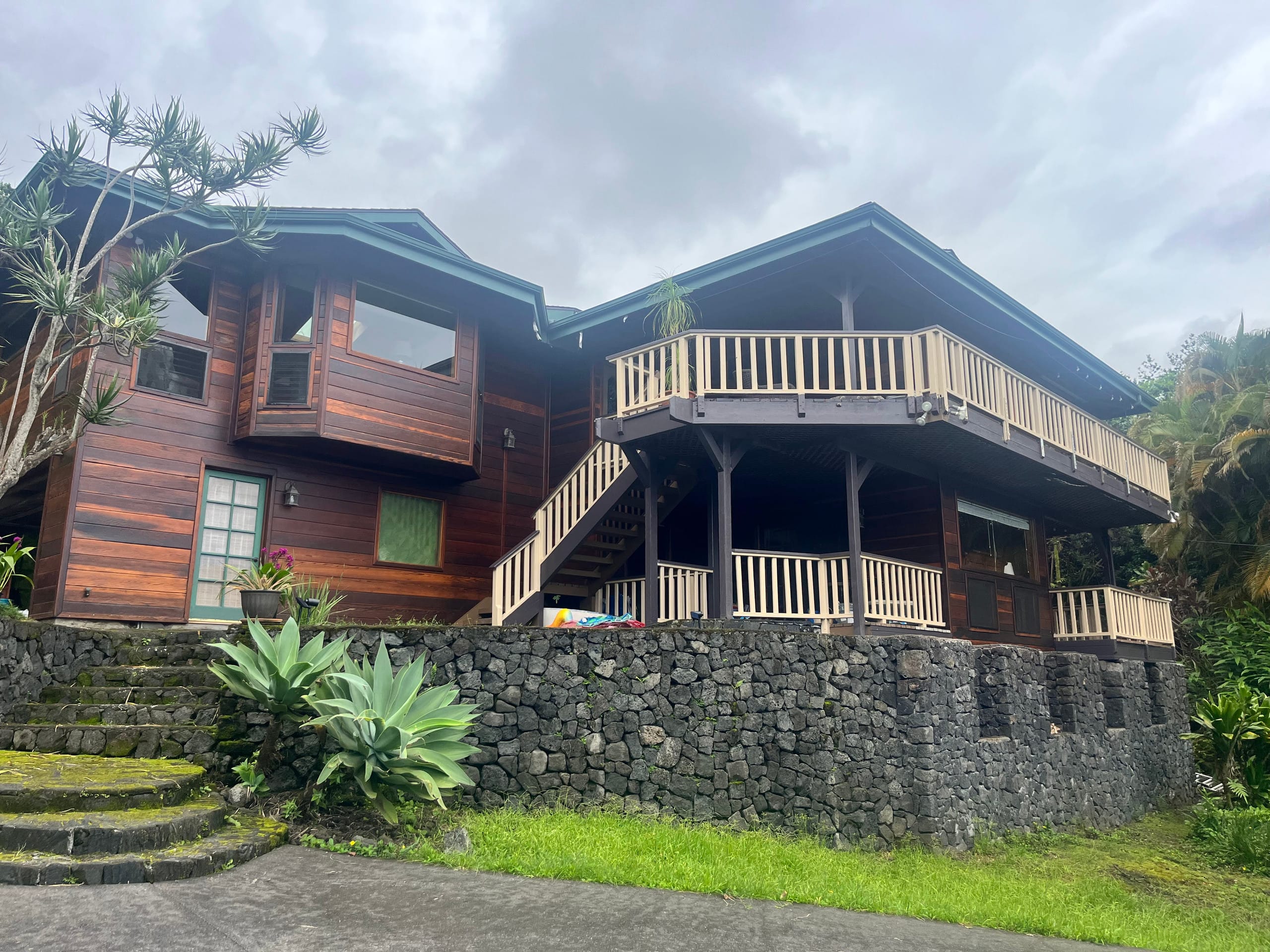 Home in Kailua-Kona · ★4.88 · 5 bedrooms · 15 beds · 4.5 private baths - Image 5