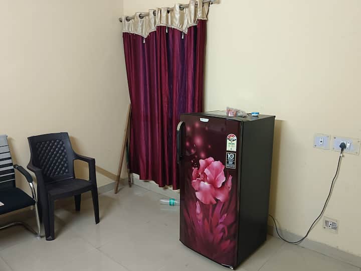 Entire 2bhk Private Flat With Kitchen - Ghaziabad