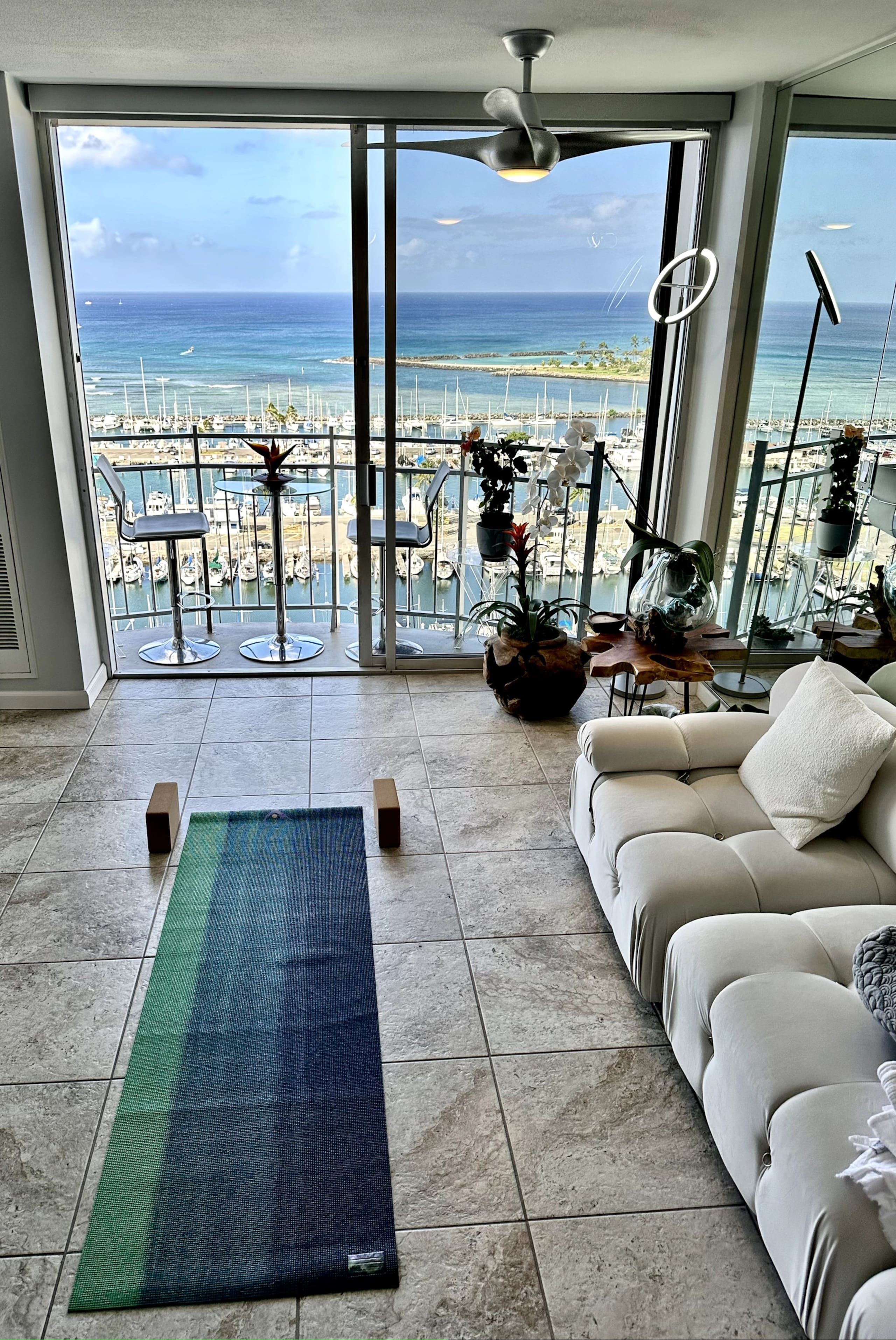 Luxury Oceanfront Penthouse - Waikiki Views - Image 9