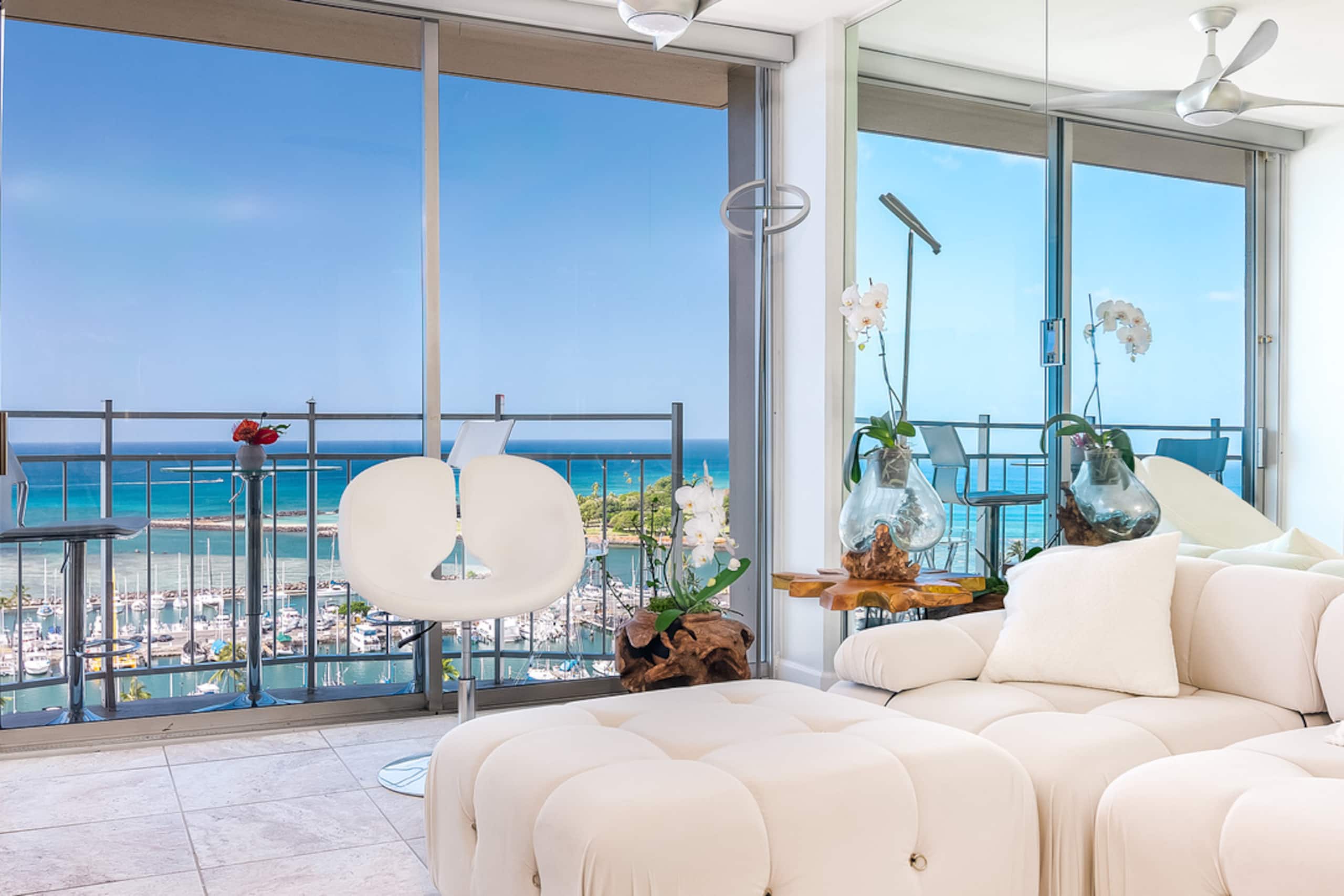 Luxury Oceanfront Penthouse - Waikiki Views - Image 5