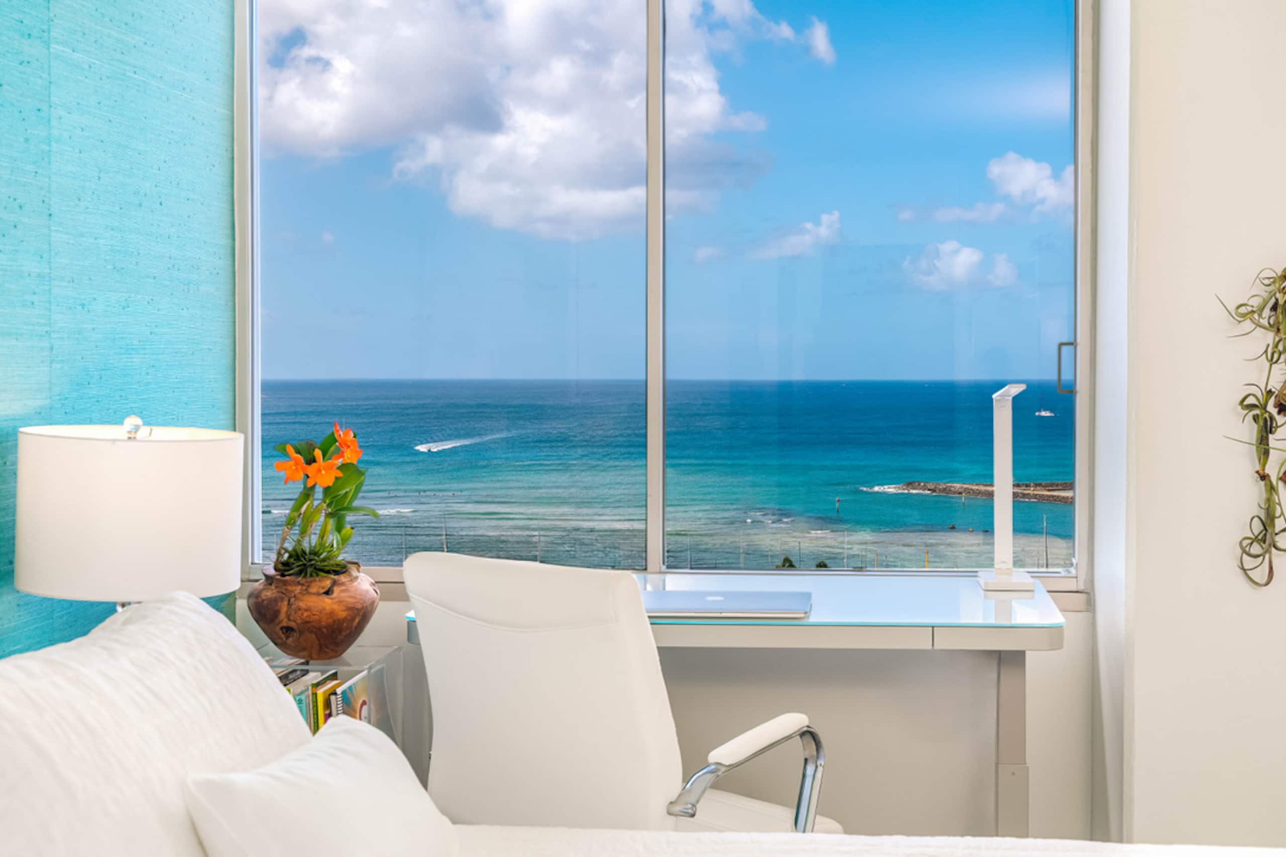 Luxury Oceanfront Penthouse - Waikiki Views - Image 34