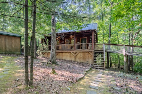 Shamrock Hideaway w/ Party Barn and Hot tub