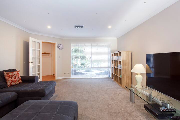 Luxury Family, Dog-friendly Retreat Near Beaches - Perth