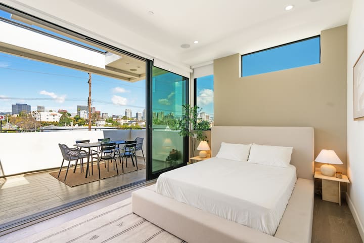 Luxurious Westside Townhome with Views and Parking