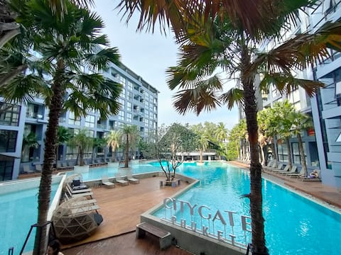 New and Luxury Apartment/5mins to lkamala beach