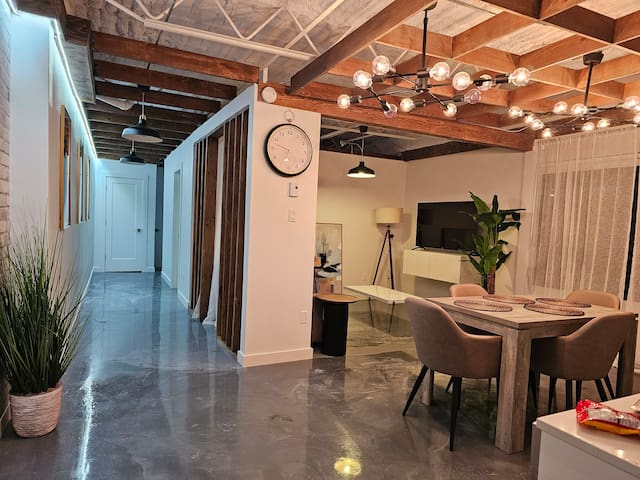 Condo in Montreal: Chic Rustic Apartment