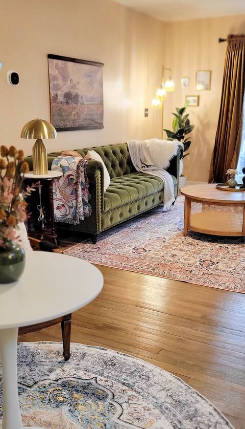 Charming Tudor near Cleveland’s best sites!