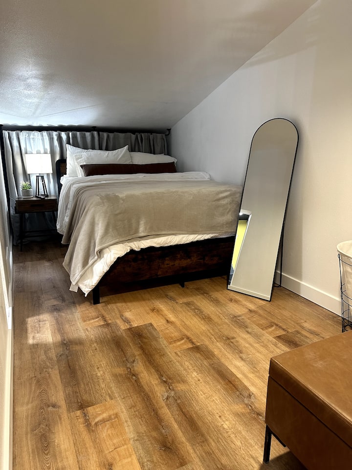 Soveværelse med queensize 
