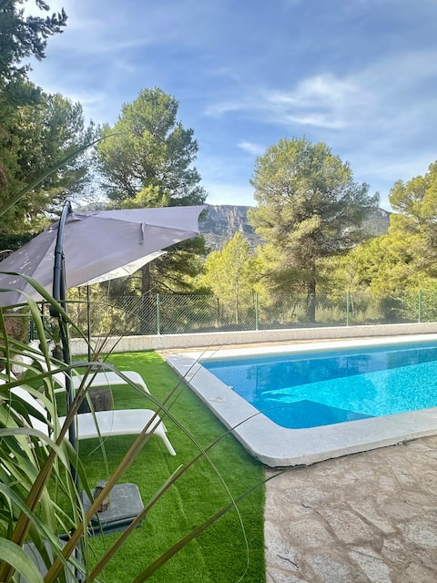 Villa Kiro - Scenic Views and Private Pool