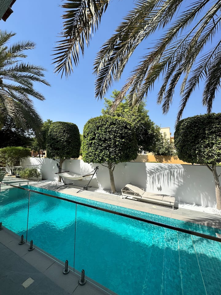 Charming Family House 4 Bedrooms With Private Pool - Dubai