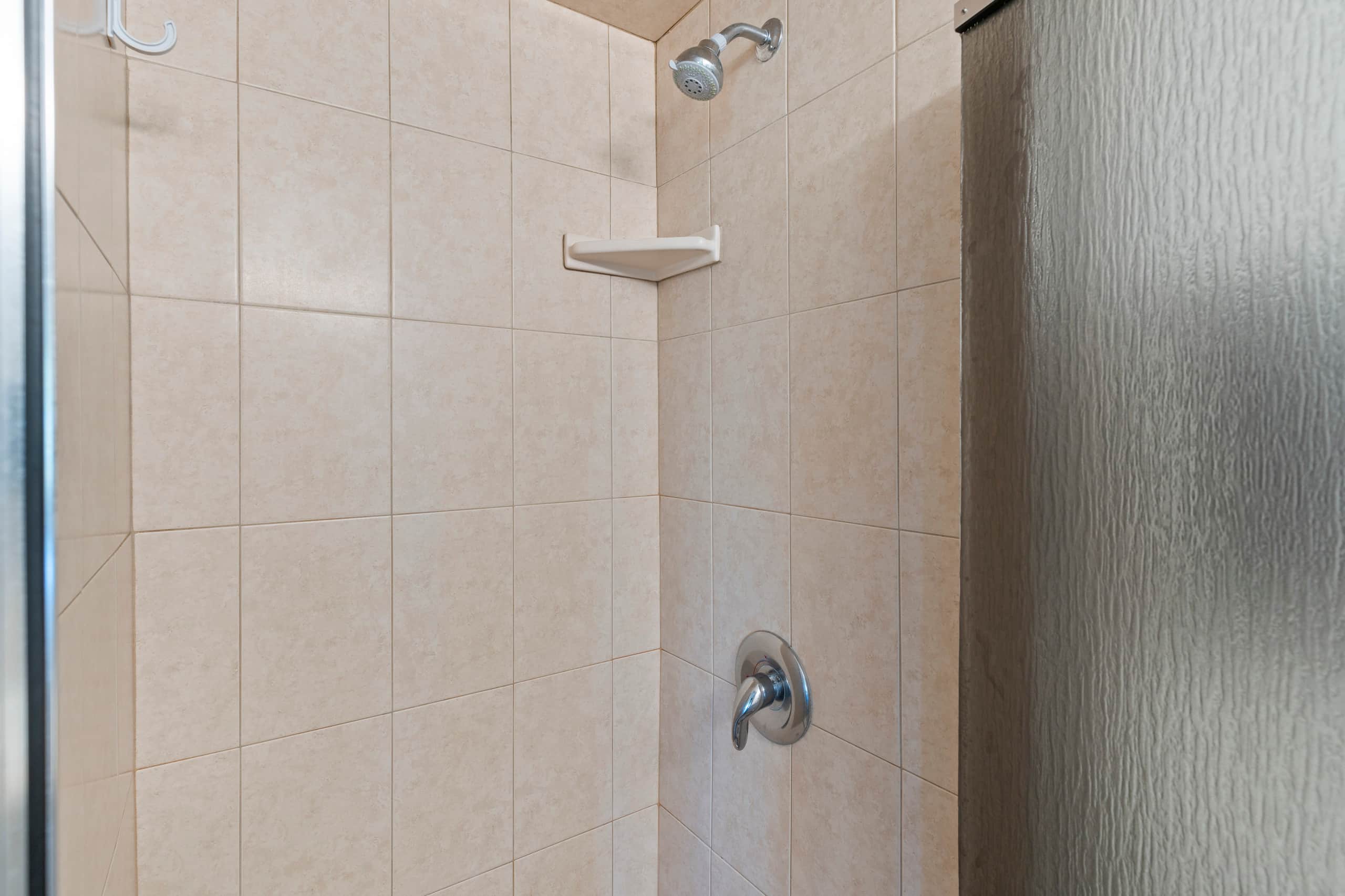 Beautifully remodeled beach front condo - Image 19