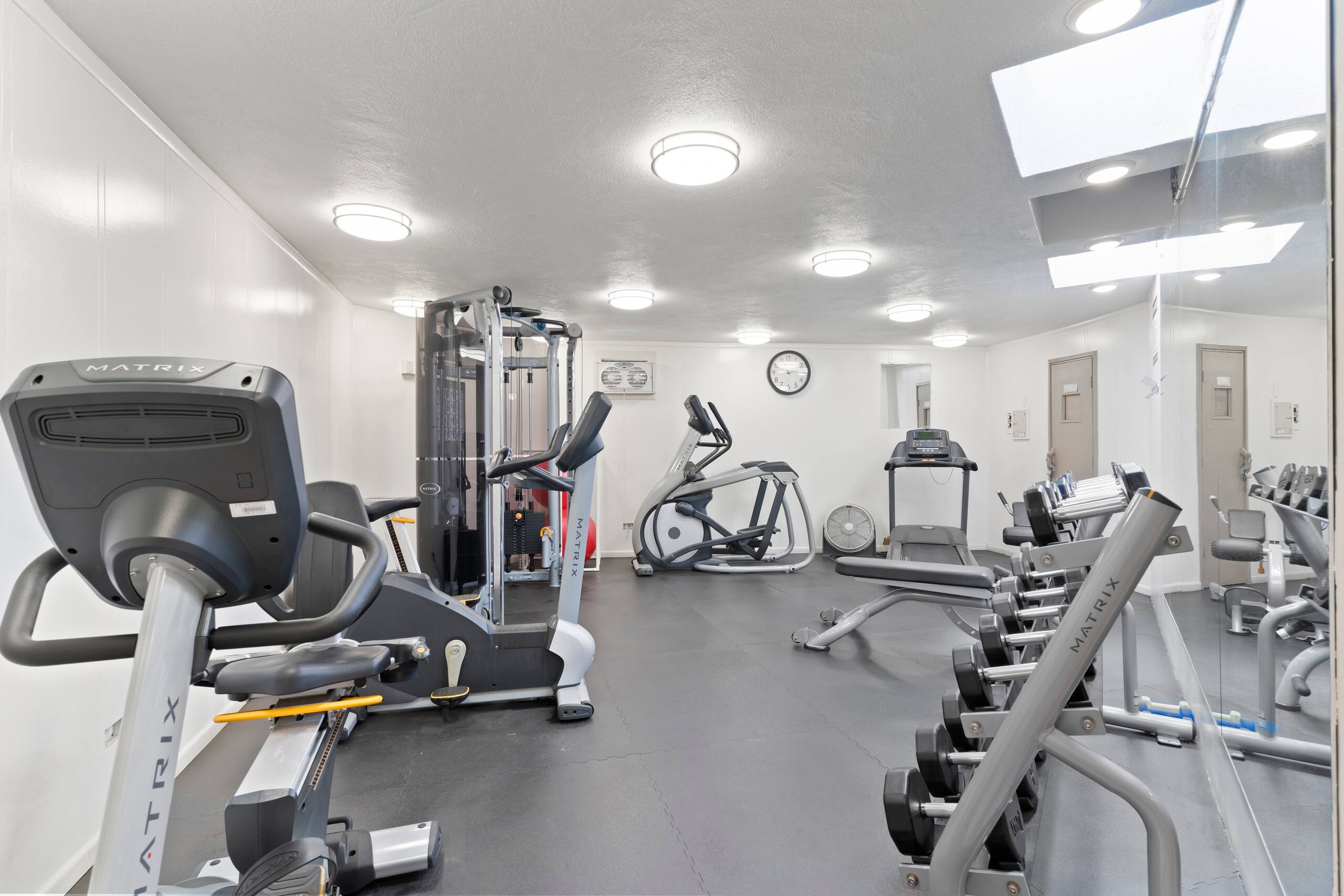 Beautifully remodeled beach front condo - Image 26