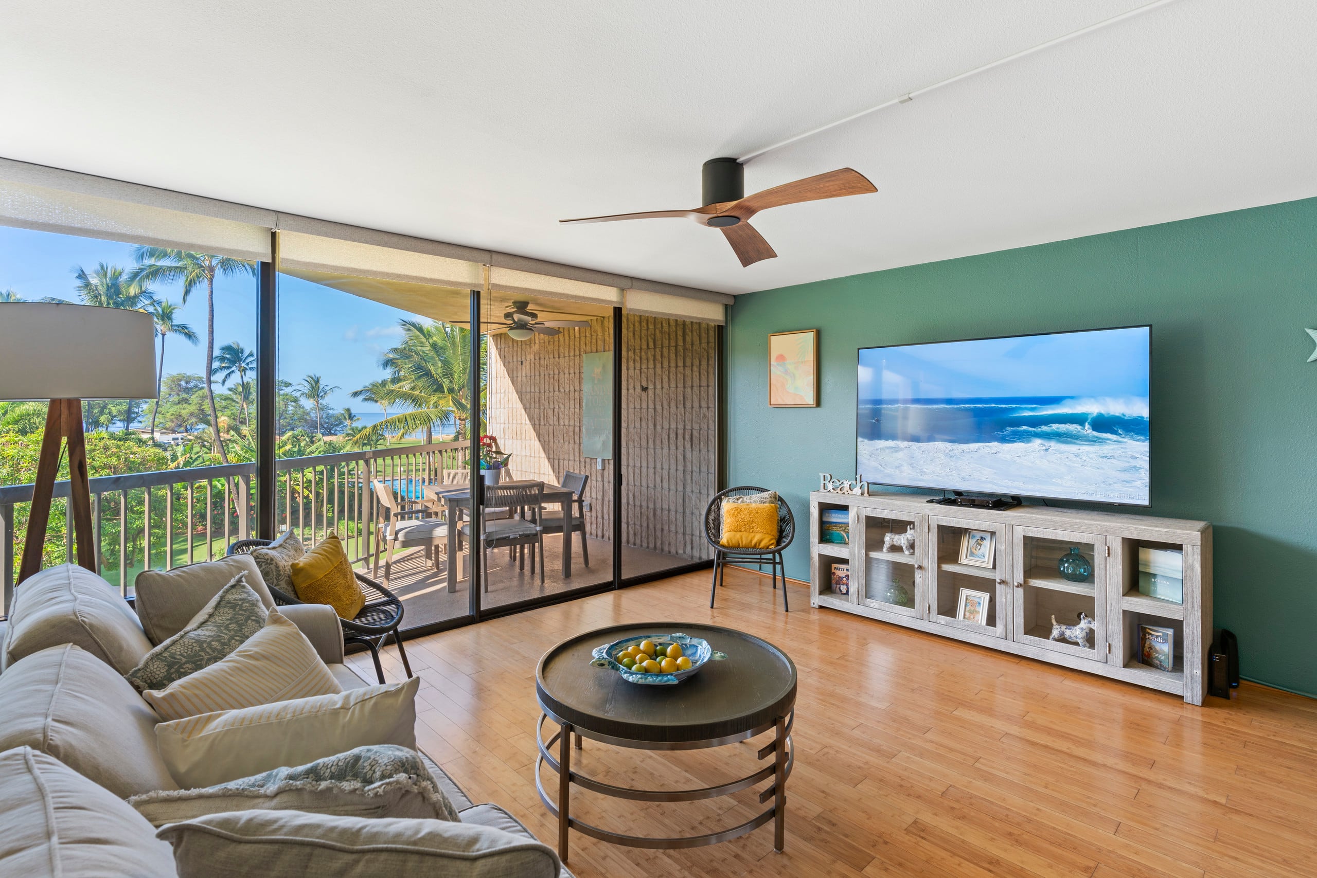 Beautifully remodeled beach front condo - Image 6