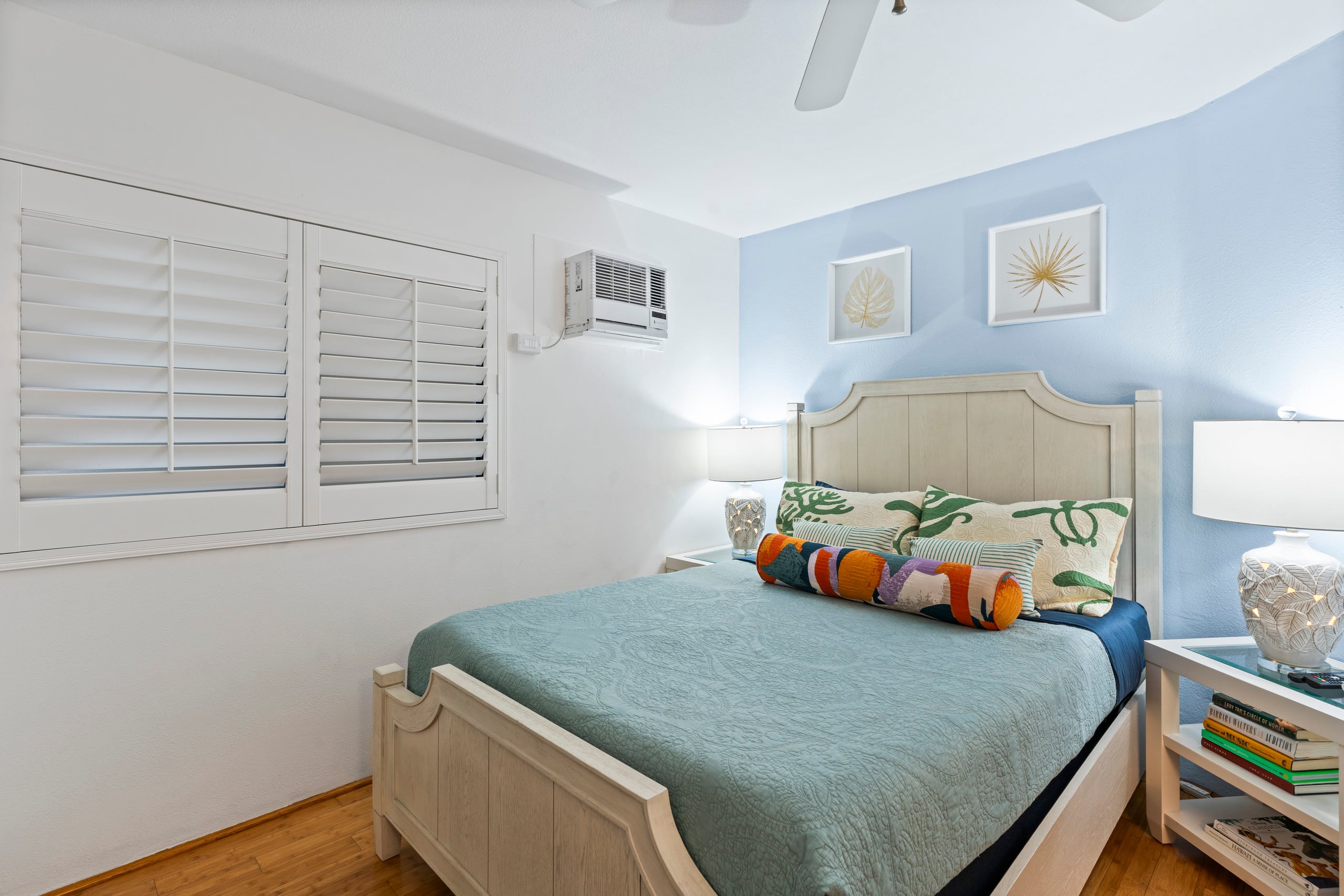 Beautifully remodeled beach front condo - Image 13