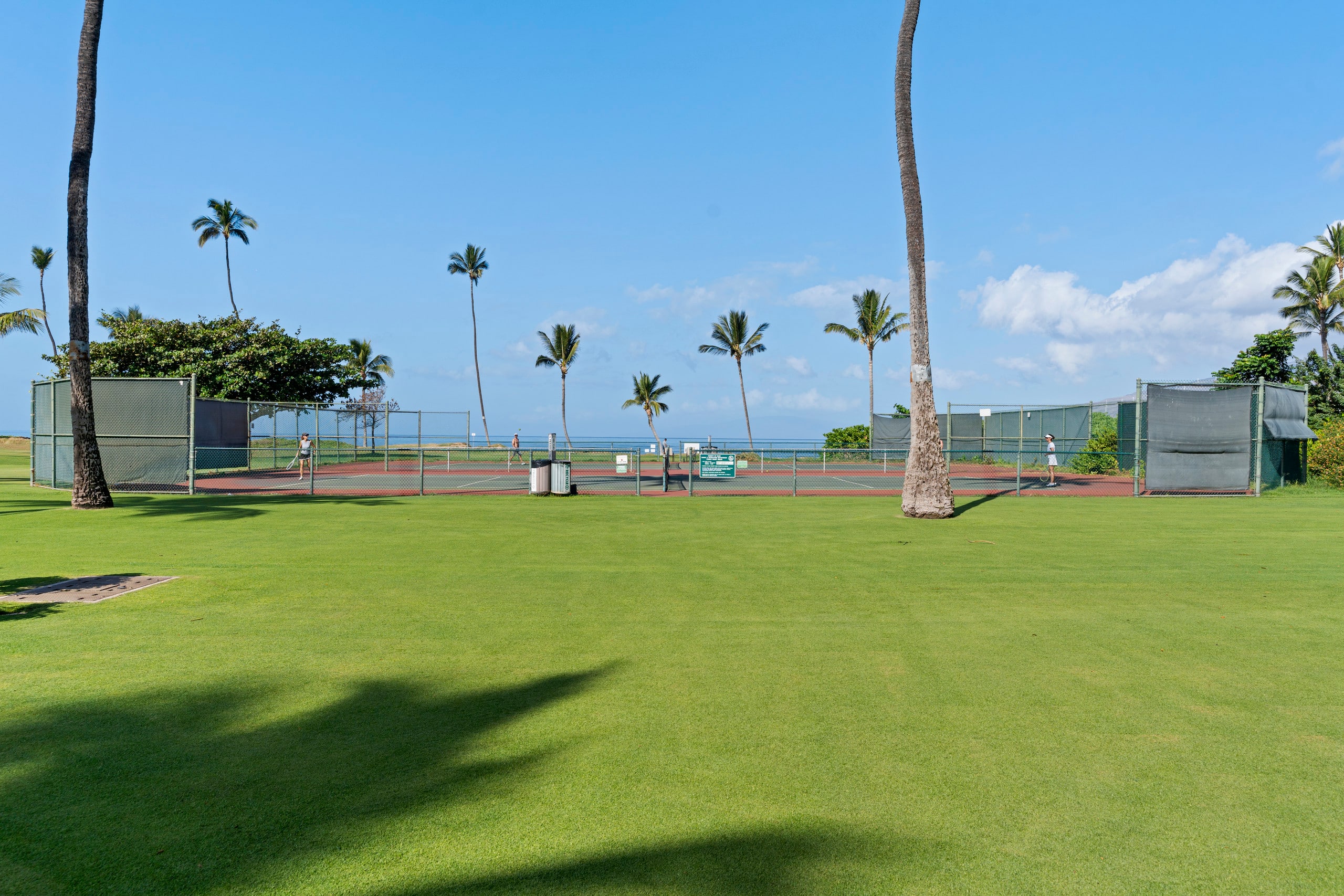 Beautifully remodeled beach front condo - Image 34