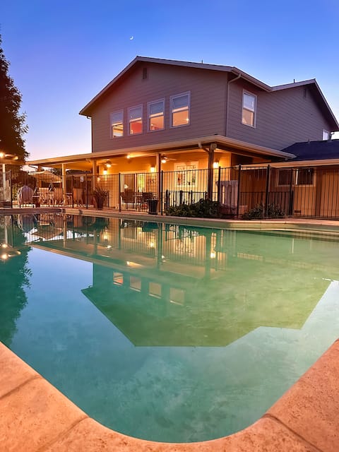 Multifamily Celebration Estate w/ Pool & Privacy