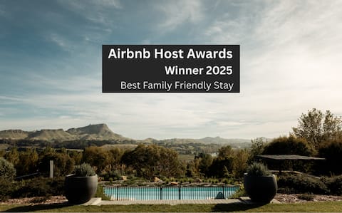 Tuki Views House with Pool, Spa and Tennis Court