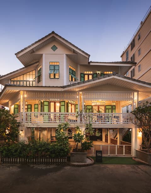 Wallaya Stay for Family  4 BR/5BA OR Single Room