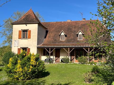 Large holiday house near St-Cirq