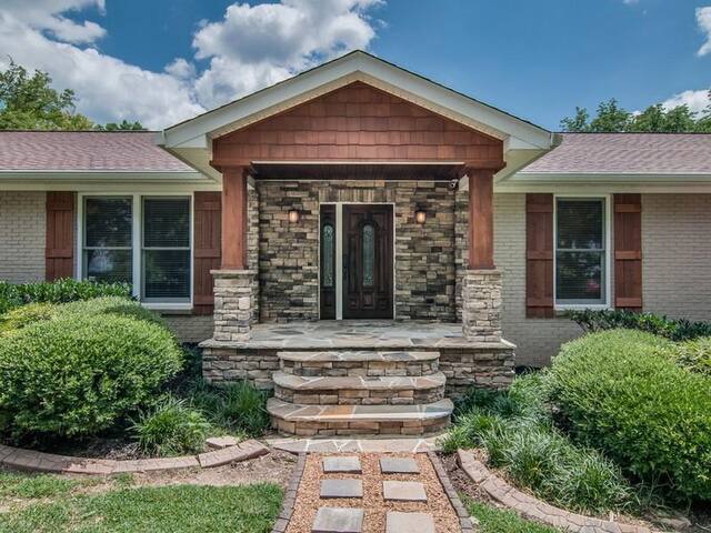 Luxury Ranch Retreat on Kenny Rogers Former Estate gallery image 2