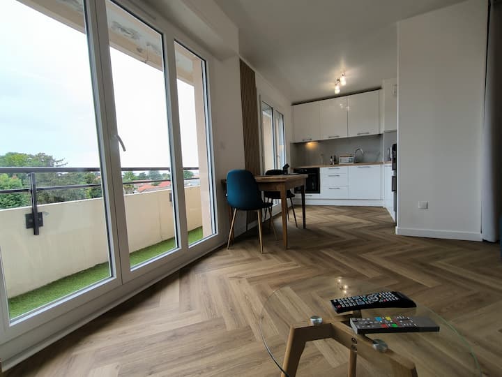 Studio Rénové-2 Pers-parking Sécurisé-10 Mn Centre - Pau