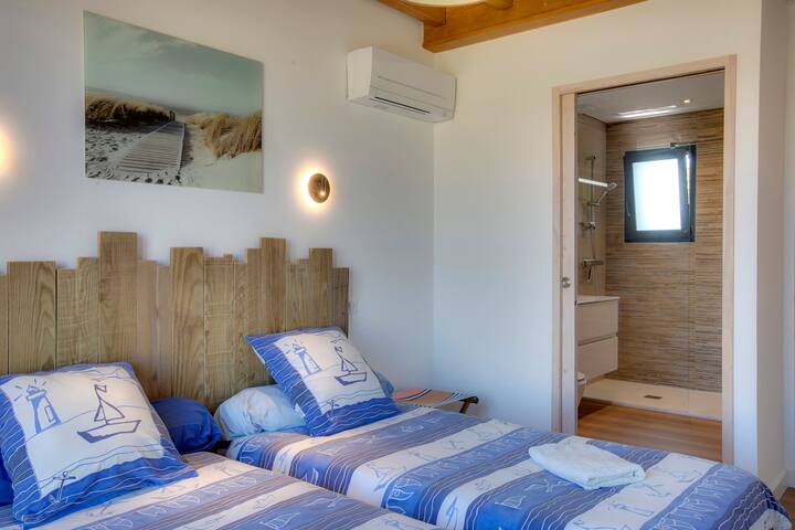 Villa de la dune - Seignosse: חדר זוגי וחדר רחצה פרטי