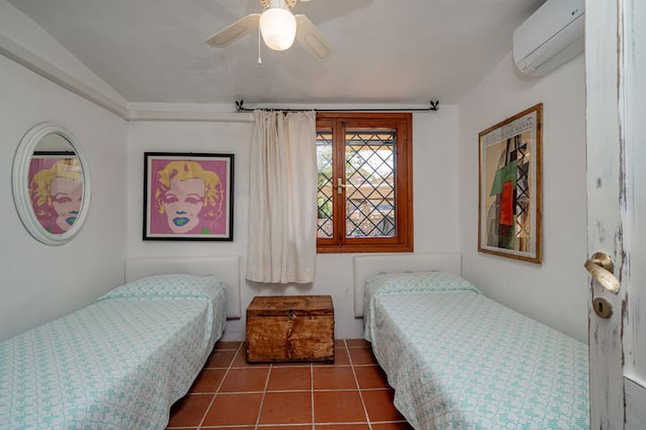 غرفة النوم 2