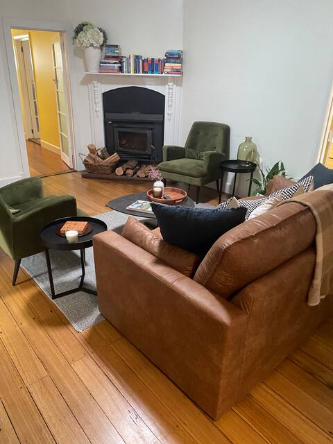 Mole Creek Retreat: the cottage, 3 bedrooms