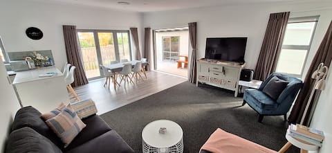 Fabulous Featherston Home, with games room