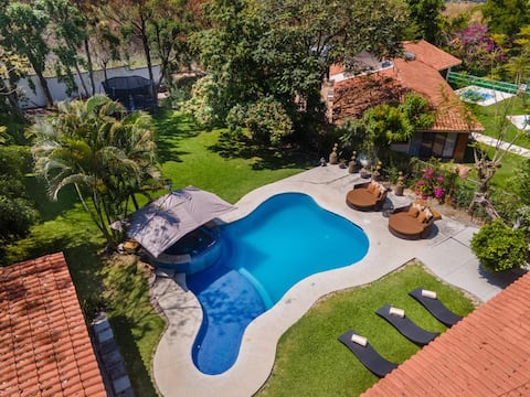 House with garden and private pool.