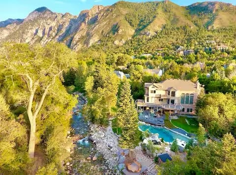 Snowbird / Alta Luxe Ski Home in Little Cottonwood