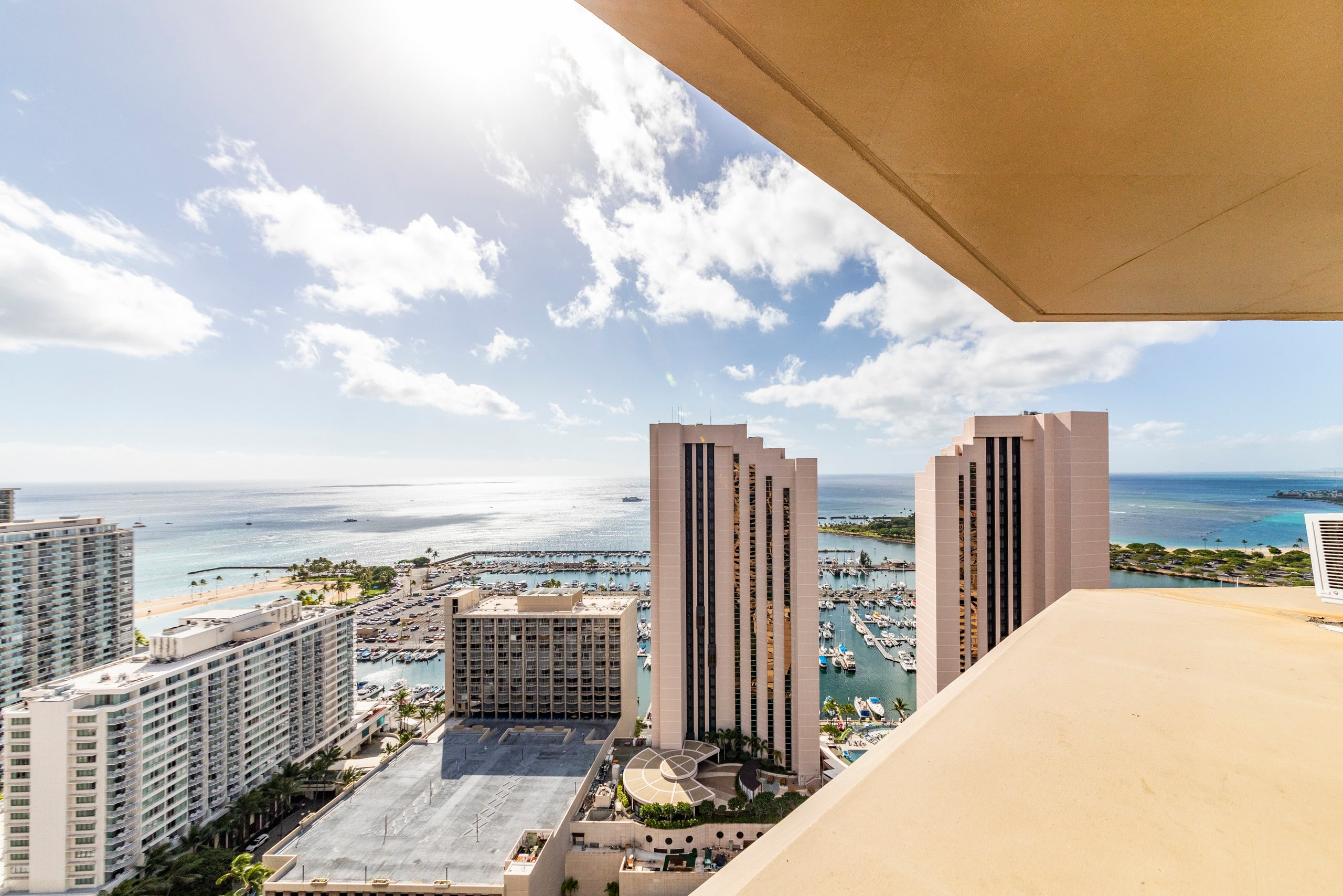 Condo in Honolulu · ★4.83 · 1 bedroom · 2 beds · 1 private bath - Image 38
