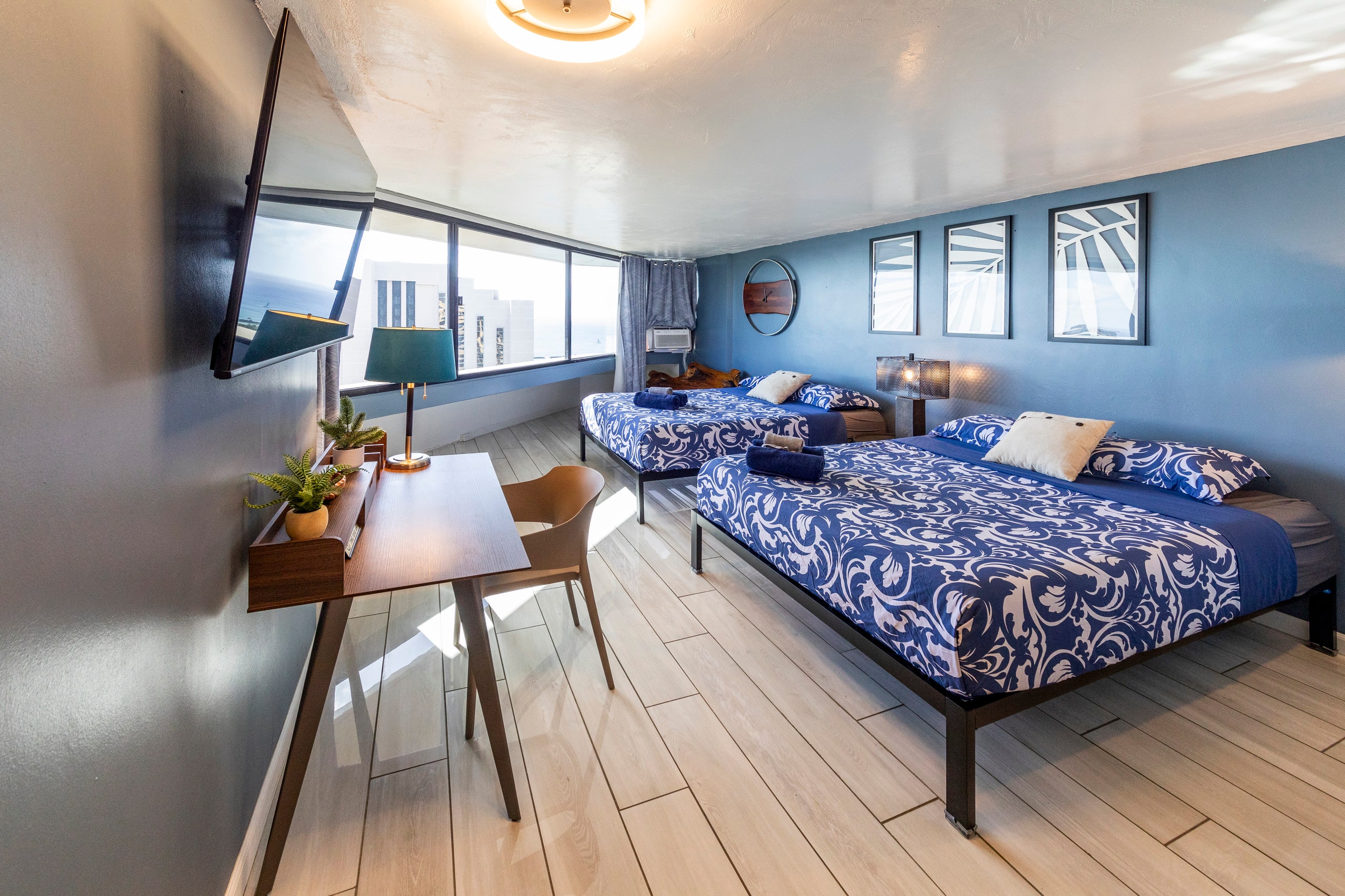 Condo in Honolulu · ★4.77 · 1 bedroom · 2 beds · 1 private bath - Image 9