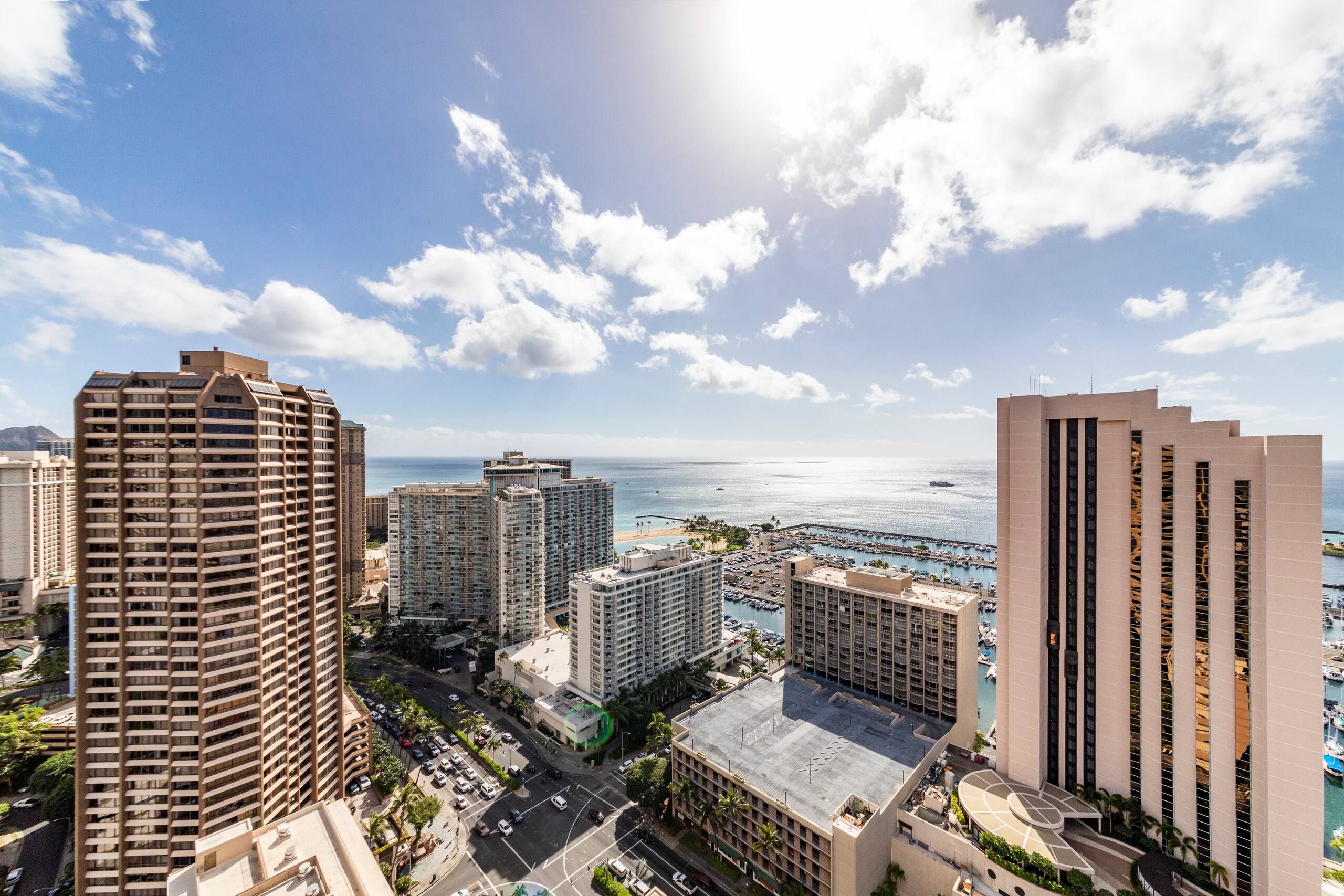 Condo in Honolulu · ★4.77 · 1 bedroom · 2 beds · 1 private bath - Image 36