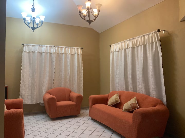 Casa Ideal Con Jardín Privado - Córdoba