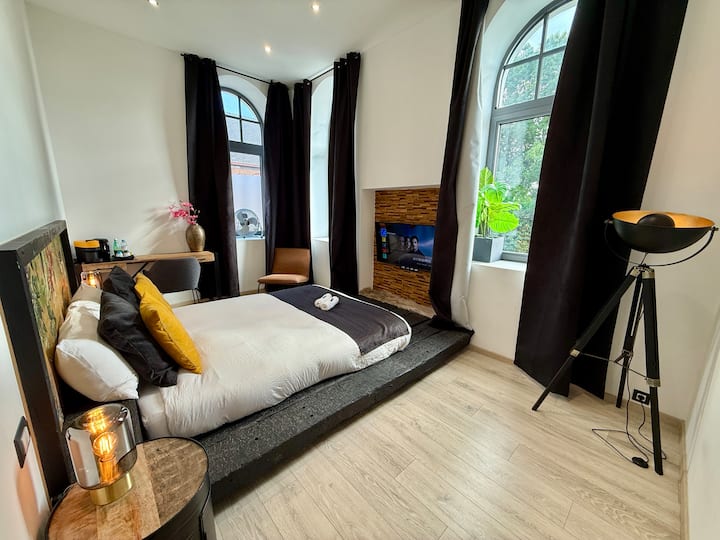 Suite Business – Bureau – Parking – Airport 7 Min - Charleroi