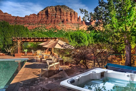 Grand Estate: 24 Guests* Pool* Tennis* Pickleball