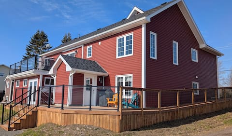 Springhouse Seaside Retreat 2-Bedroom on the Bay